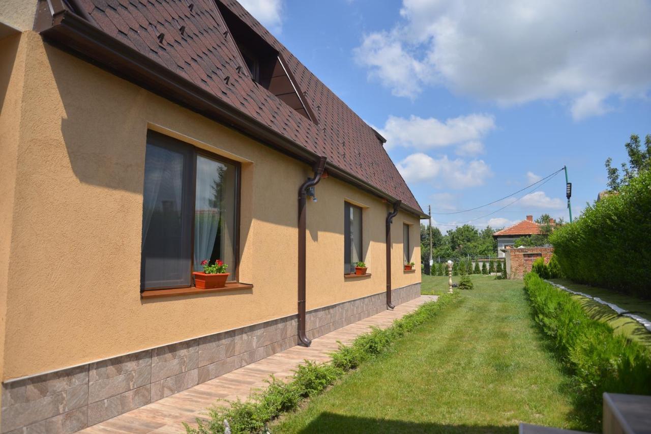 Guest House Erida Trastenik Esterno foto