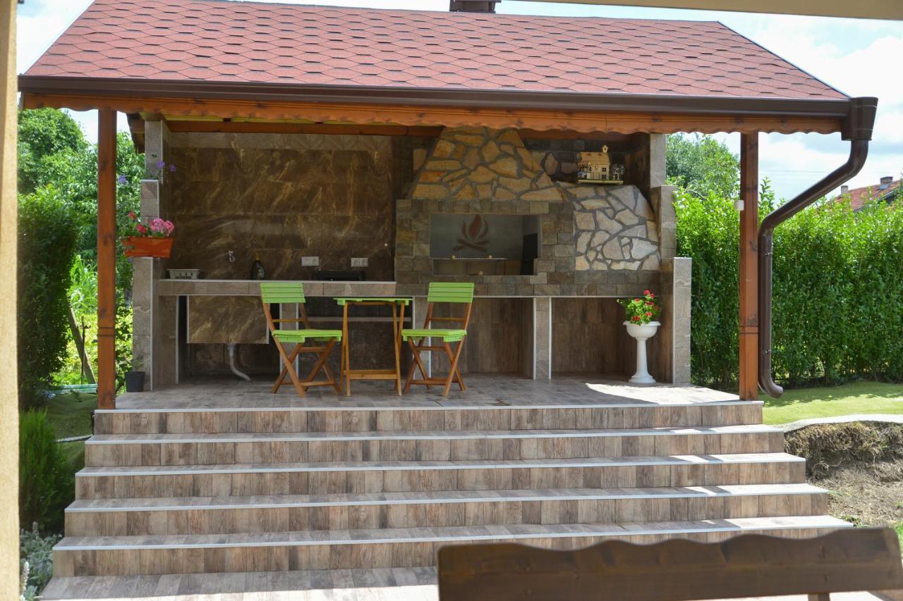 Guest House Erida Trastenik Esterno foto