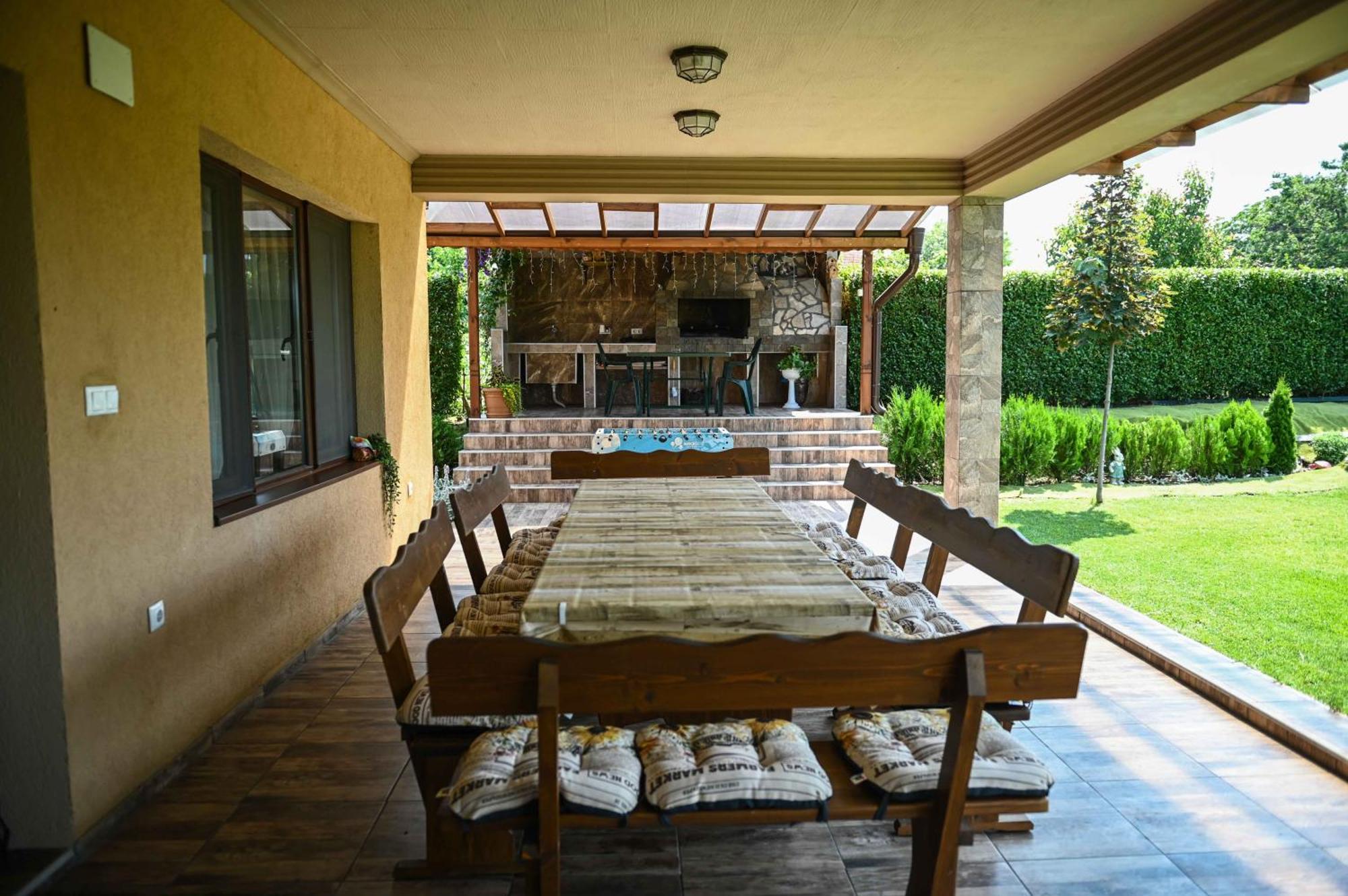 Guest House Erida Trastenik Esterno foto