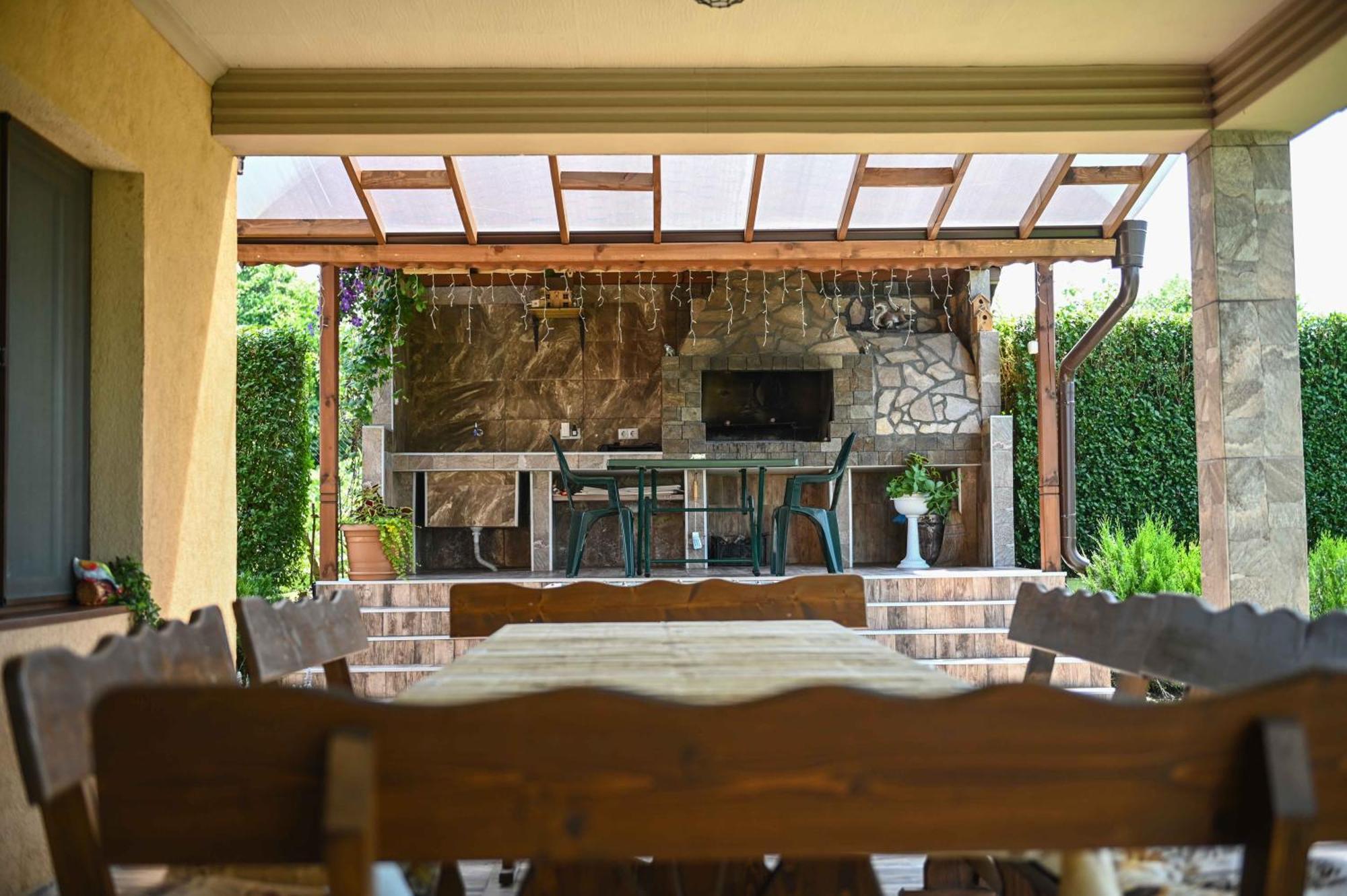Guest House Erida Trastenik Esterno foto